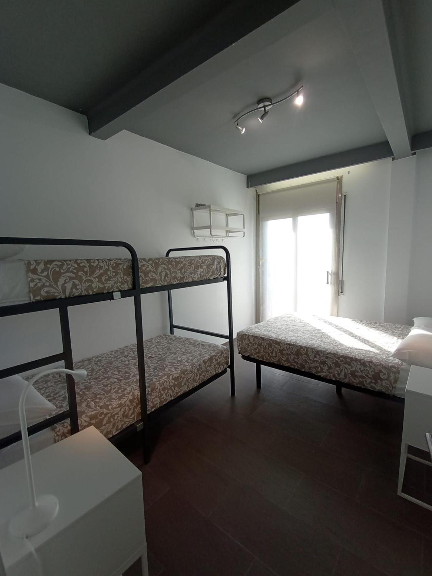 Plaza Universitat Private Rooms - Barcelona — Photos 1